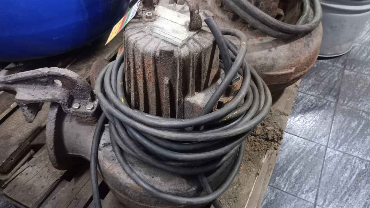 Electrobomba identificada como KRTK 300 en la descripción recibida